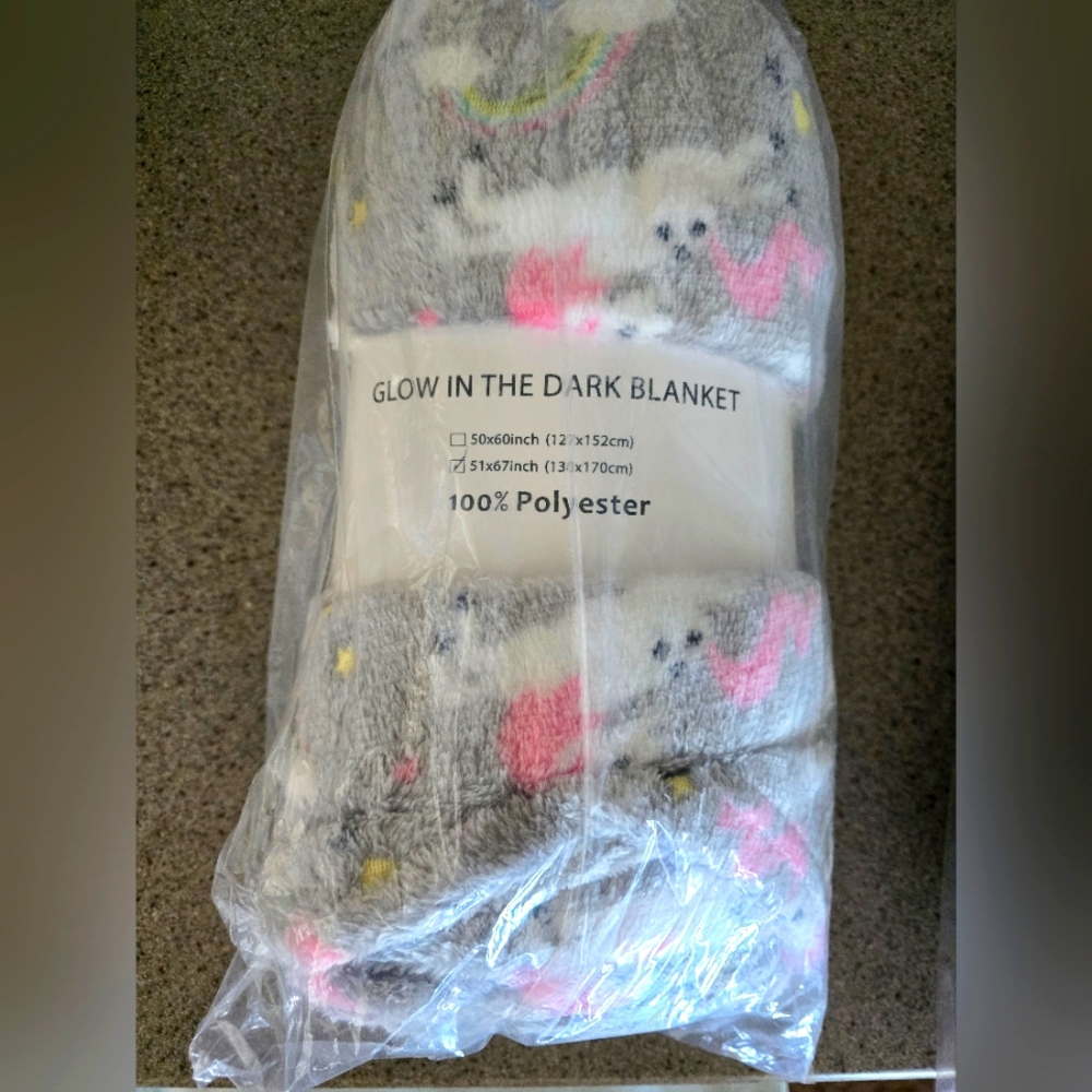NEW Children's Glow In The Dark Unicorn Throw Blanket